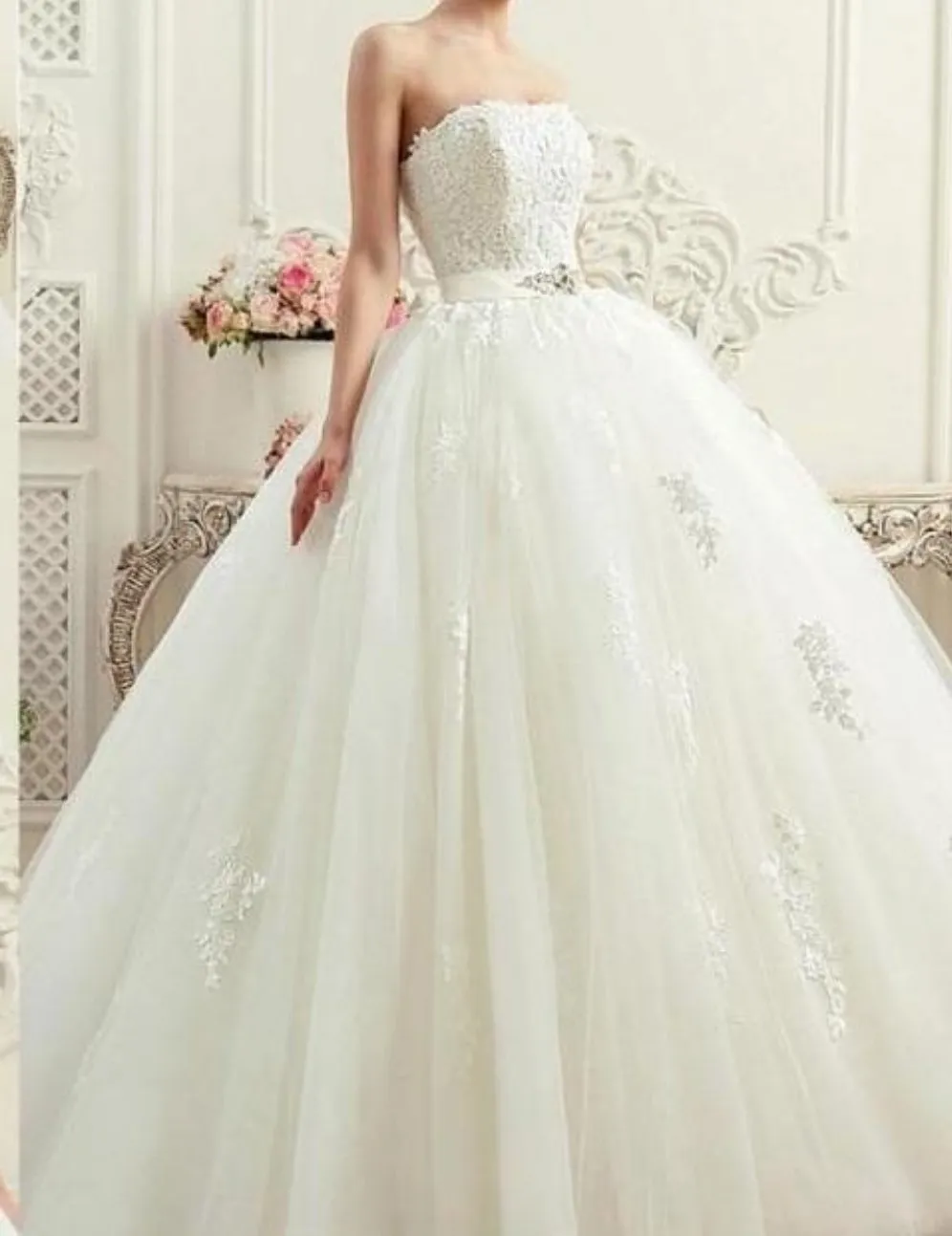 Corset Back Strapless Ball Gown Wedding Dresses With Lace Appliques