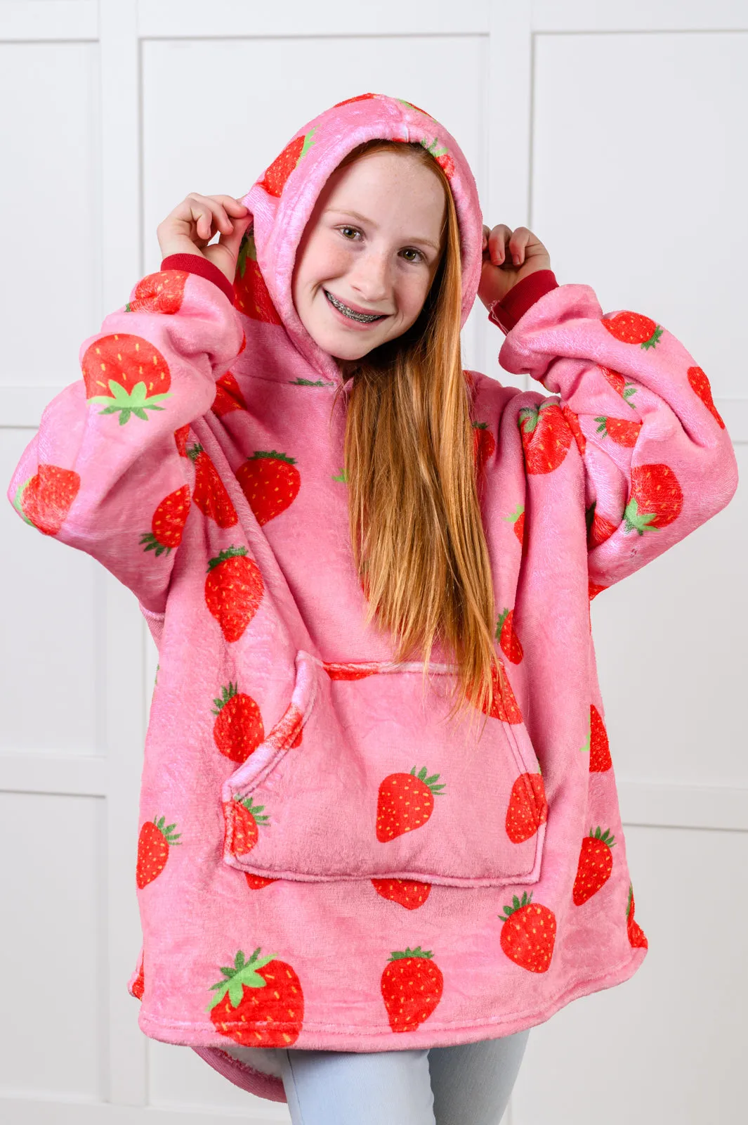 Kids Oversized Hoodie Blanket in Strawberry