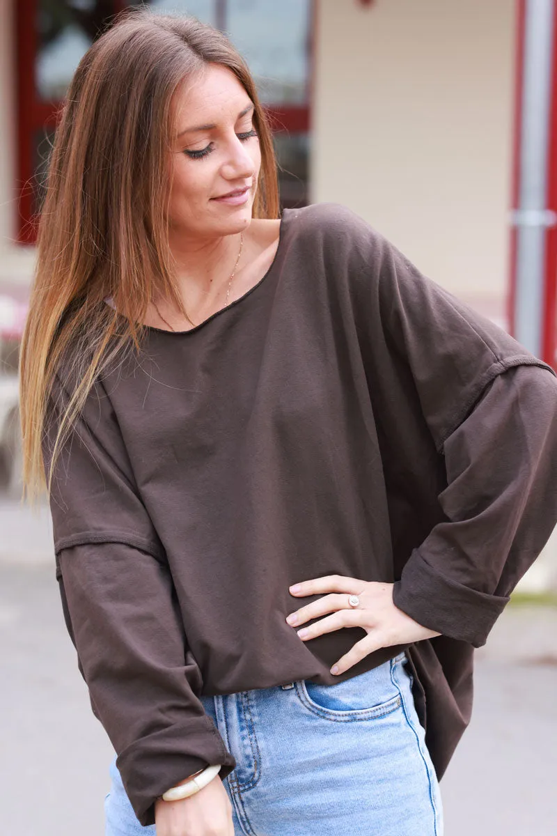 Top large stretch et confort marron chocolat coutures apparentes col rond